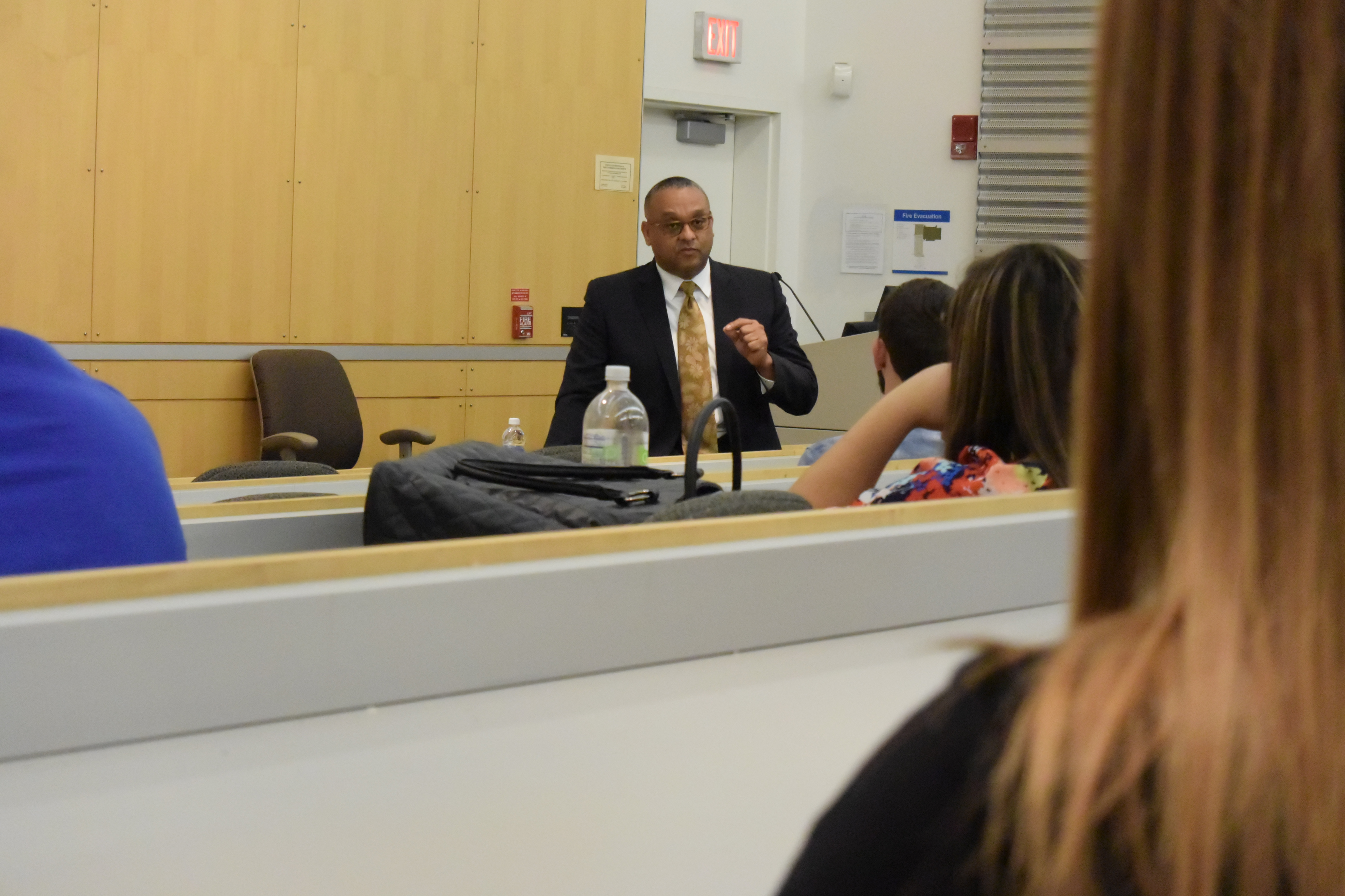 Dr. Daryll Dykes '83 takes questions during his talk with OCC Anatomy and Physiology students.
